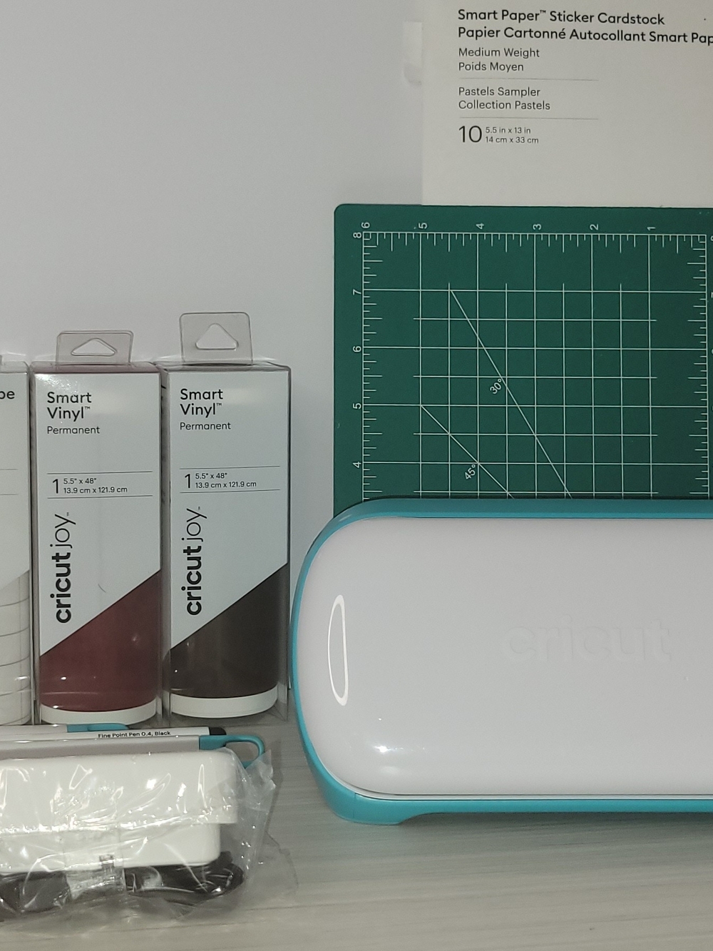 Cricut Joy Portable Cutting Machine in White/Teal